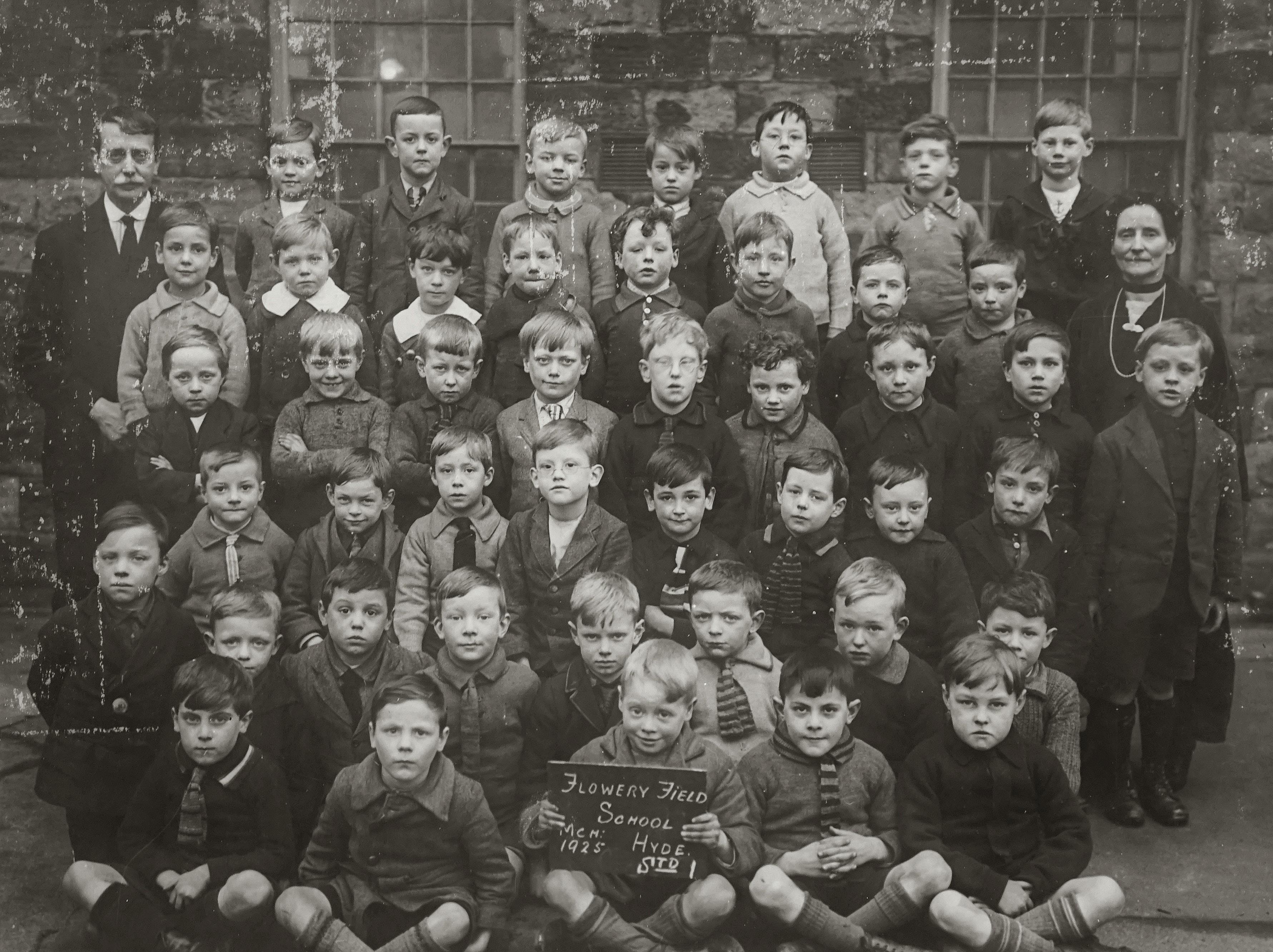 Class Photos Logo